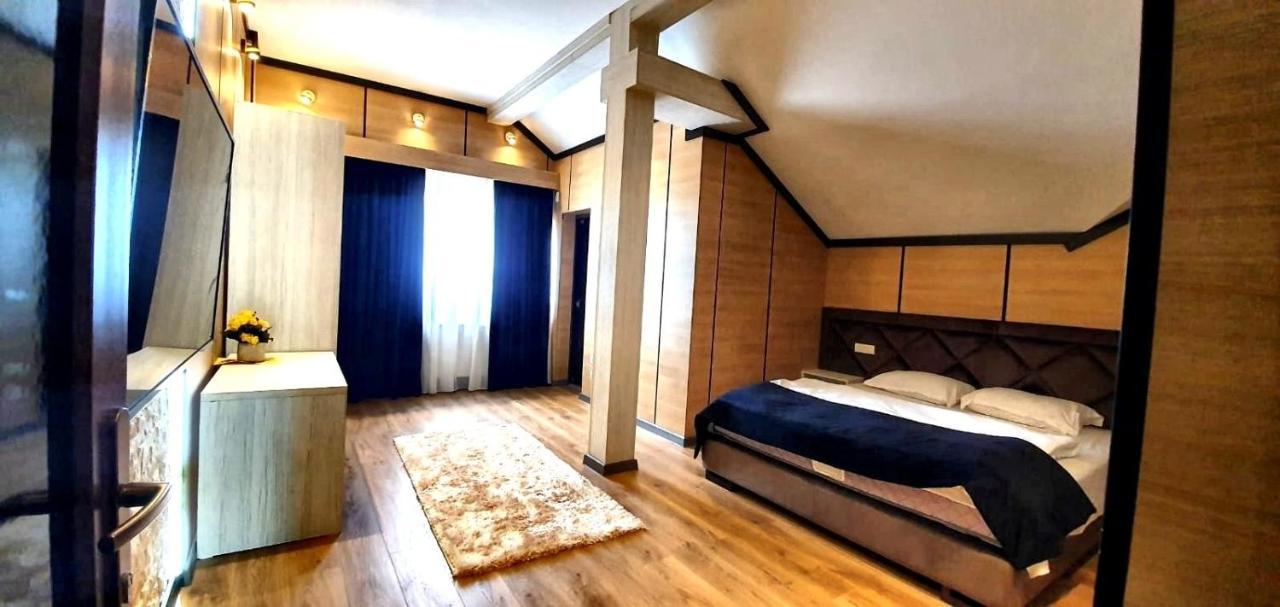 Pensiunea Luminita Târgu Jiu エクステリア 写真